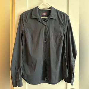 UNTUCKit navy blue, fitted, button-down, long sleeve shirt size 6